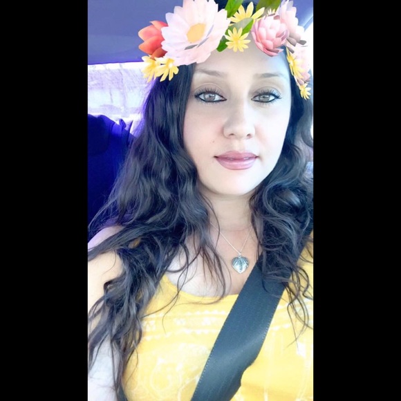 Meet your Posher, Joanna - Picture 1 of 3